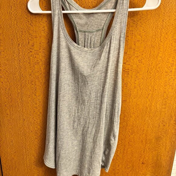 Lululemon Love Tank Pleated - Size 6 - Heather Grey - Picture 1 of 4